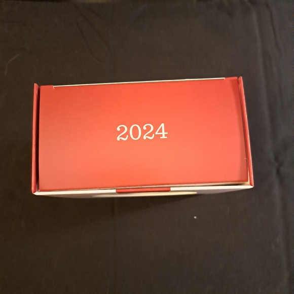 Hallmark Keepsake Santa Ornament Wreath Of Memories - Picture 3 of 3